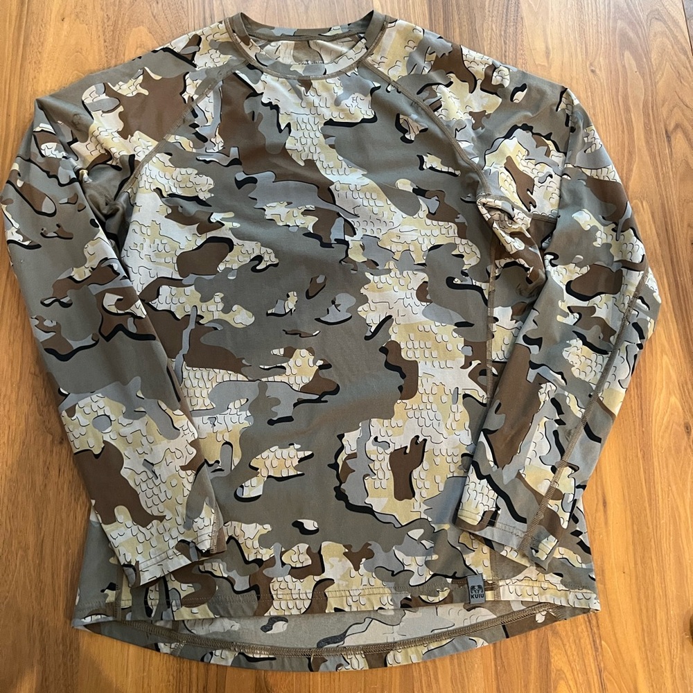 KUIU Peloton 118 Long Sleeve Crew T, color Valo, size medium